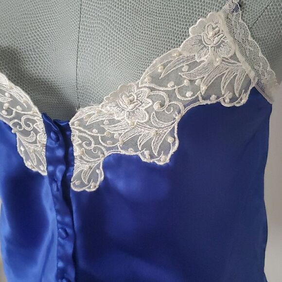 Victoria's Secret | Vintage Crop Cami Top - Picture 2 of 5
